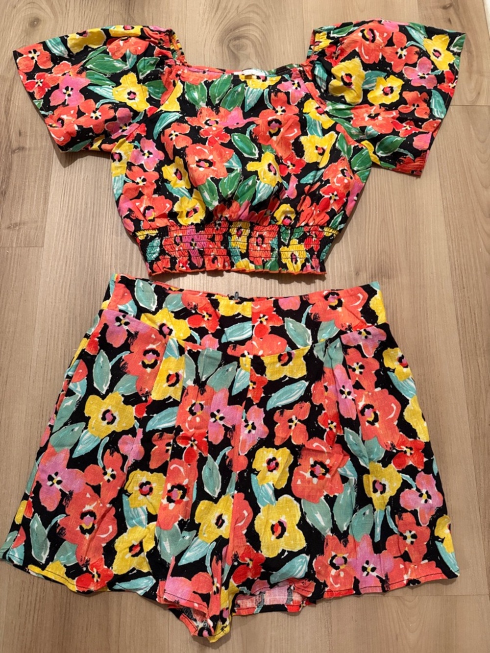Gianni Bini Kids Floral Two-Piece Set in Black, Yellow, Red, Pink, Green